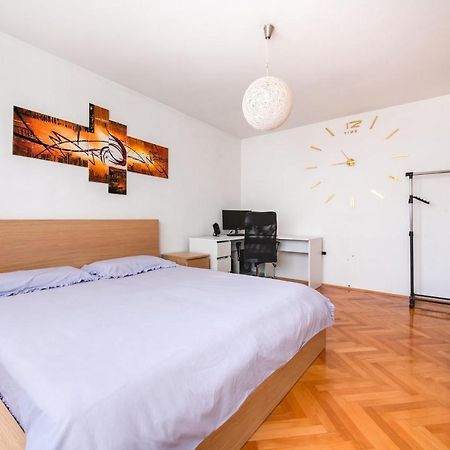 Apartment Niksa Pula Extérieur photo