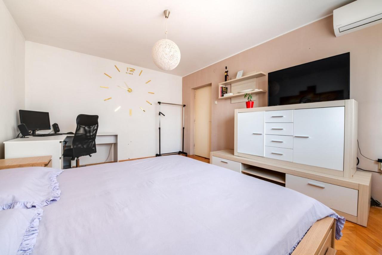 Apartment Niksa Pula Extérieur photo